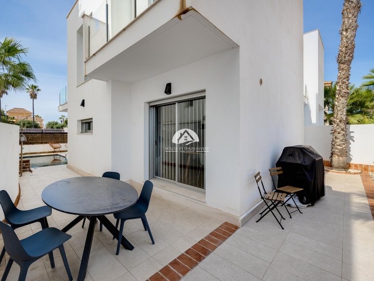 Villa for Sale in Los Frutales Torrevieja, Alicante 18