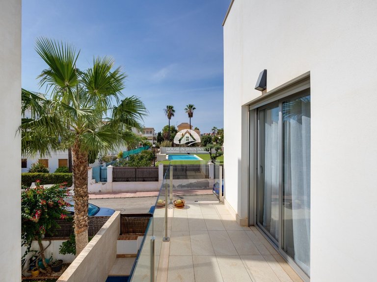 Villa for Sale in Los Frutales Torrevieja, Alicante 35