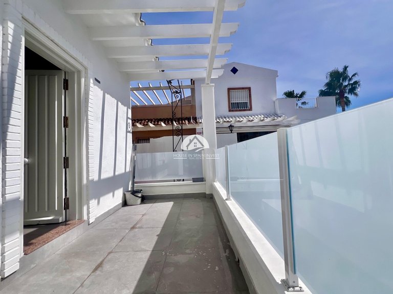 Villa for Sale in Villamartín - Las Filipinas San Miguel De Salinas, Alicante 4