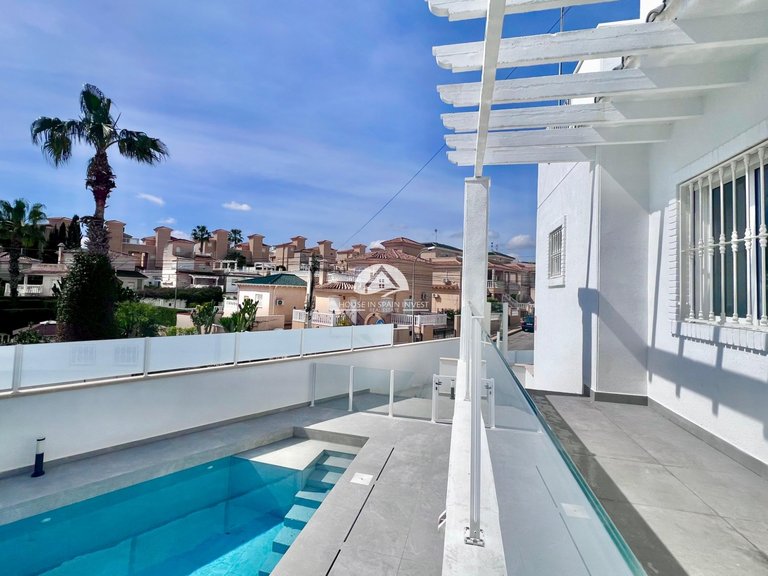 Villa for Sale in Villamartín - Las Filipinas San Miguel De Salinas, Alicante 6