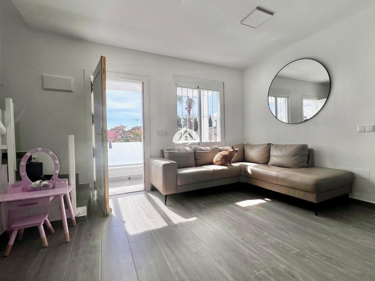 Villa for Sale in Villamartín - Las Filipinas San Miguel De Salinas, Alicante 12