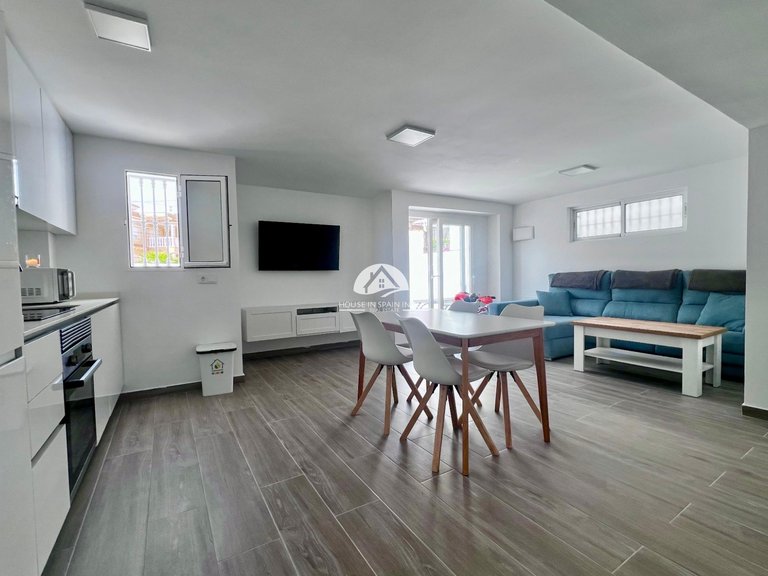 Villa for Sale in Villamartín - Las Filipinas San Miguel De Salinas, Alicante 29