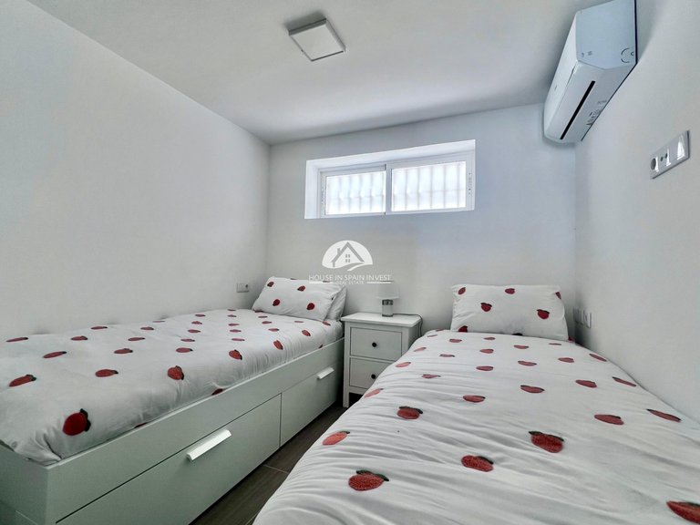 Villa for Sale in Villamartín - Las Filipinas San Miguel De Salinas, Alicante 38