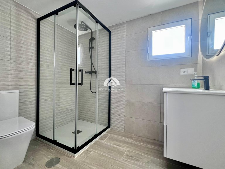 Villa for Sale in Villamartín - Las Filipinas San Miguel De Salinas, Alicante 39