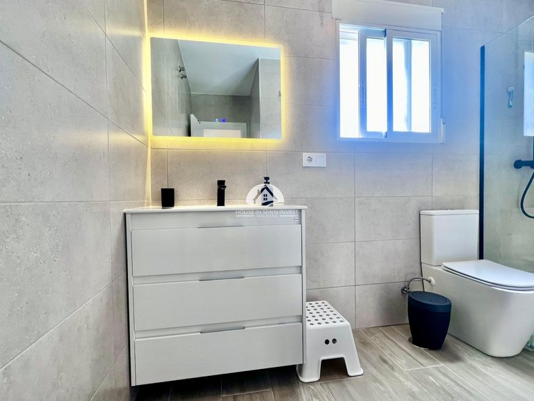 Villa for Sale in Villamartín - Las Filipinas San Miguel De Salinas, Alicante 40