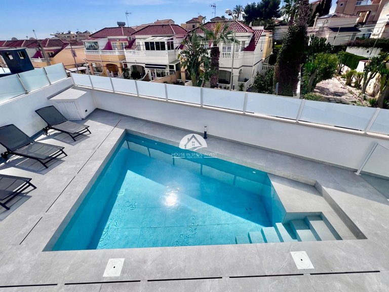 Villa for Sale in Villamartín - Las Filipinas San Miguel De Salinas, Alicante 41