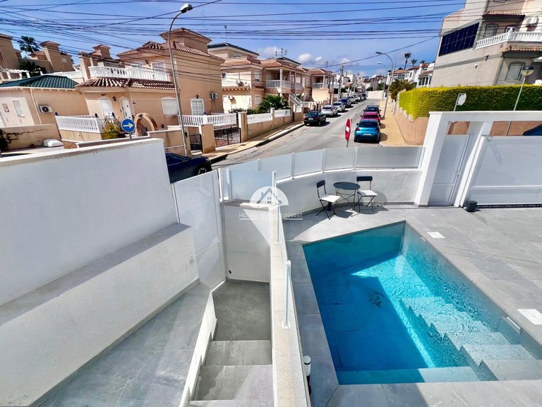 Villa for Sale in Villamartín - Las Filipinas San Miguel De Salinas, Alicante 45