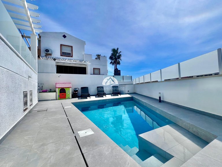 Villa for Sale in Villamartín - Las Filipinas San Miguel De Salinas, Alicante 47