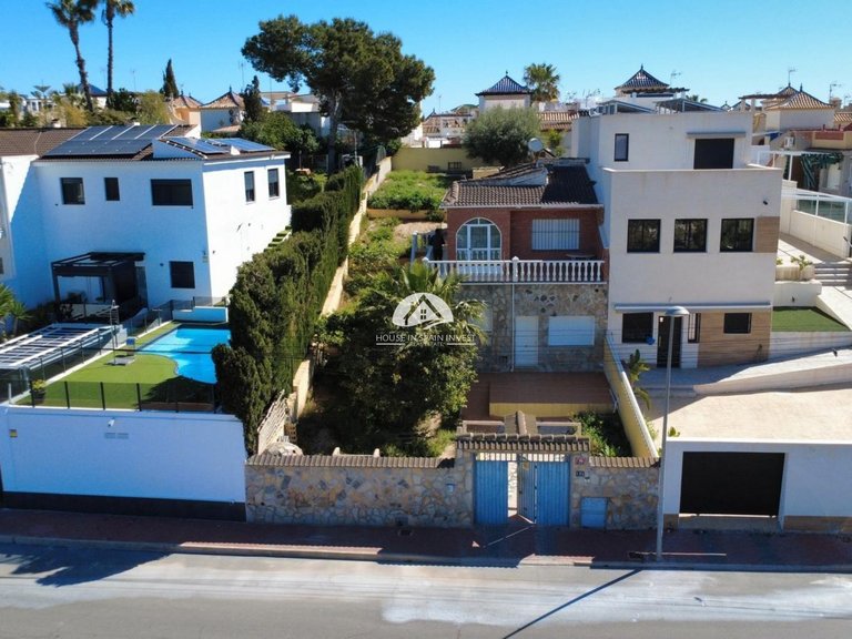 Villa for Sale in Los Balcones Torrevieja, Alicante 3