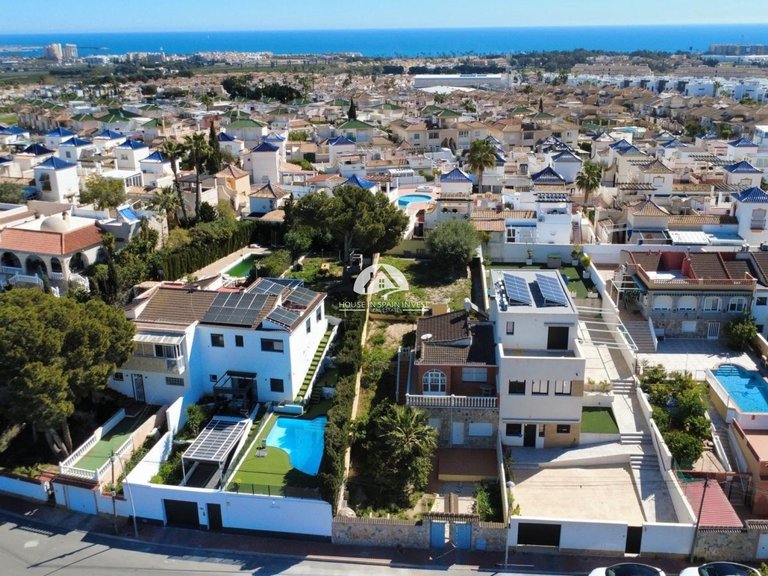 Villa for Sale in Los Balcones Torrevieja, Alicante 6