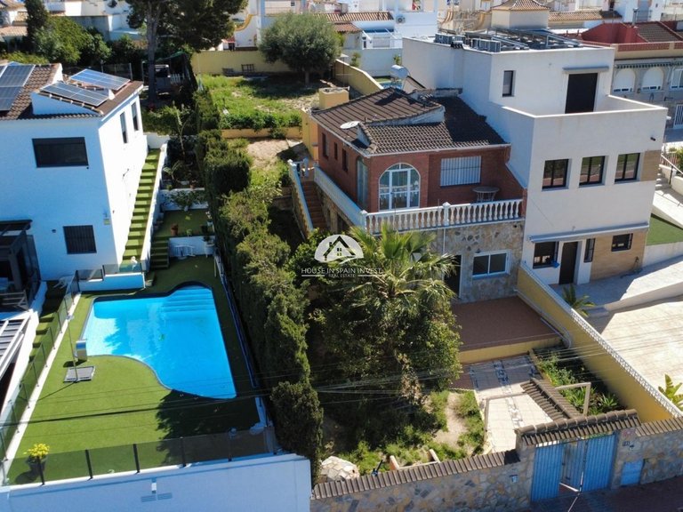 Villa for Sale in Los Balcones Torrevieja, Alicante 1