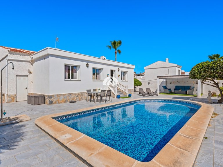Villa for Sale in Ciudad Quesada Rojales - Ciudad Quesada, Alicante 25