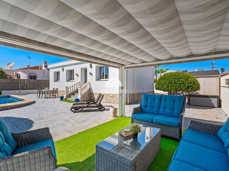 Villa for Sale in Ciudad Quesada Rojales - Ciudad Quesada, Alicante 26