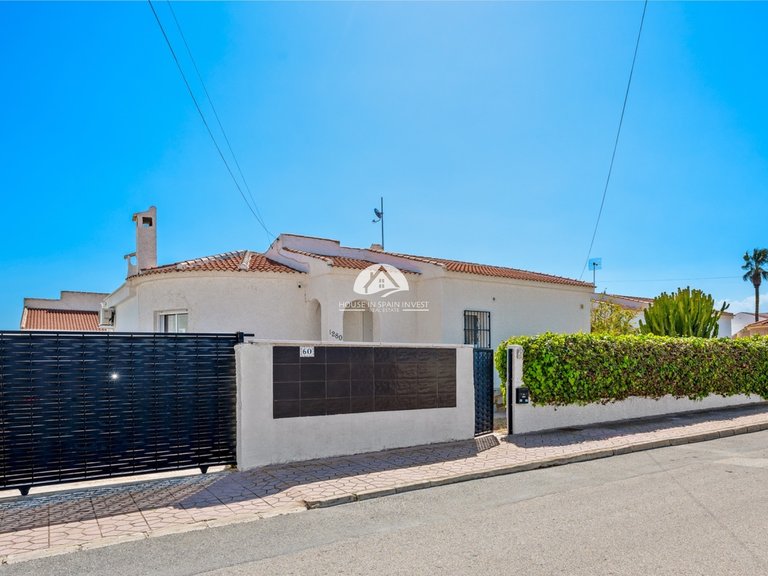 Villa for Sale in Ciudad Quesada Rojales - Ciudad Quesada, Alicante 31