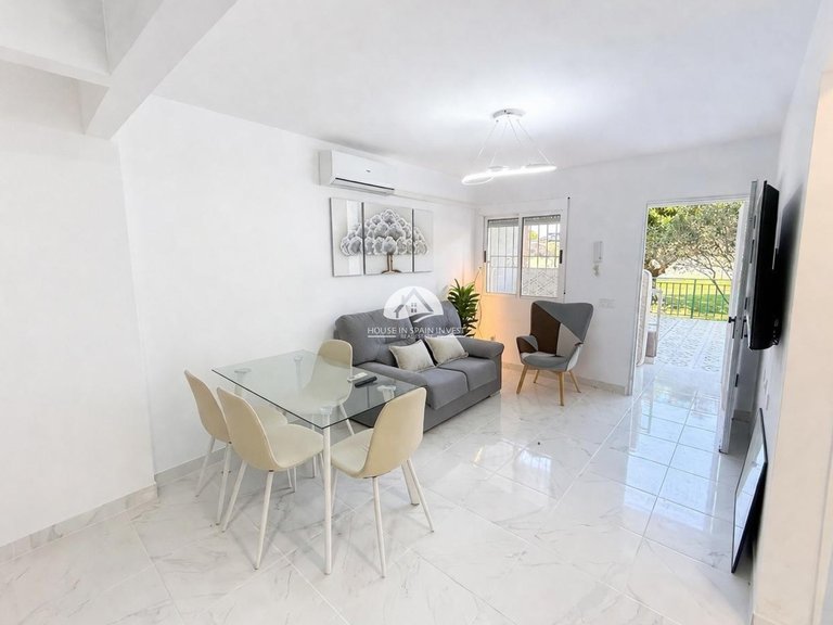 Apartment for Sale in El Acequión - Los Náufragos Torrevieja, Alicante 2