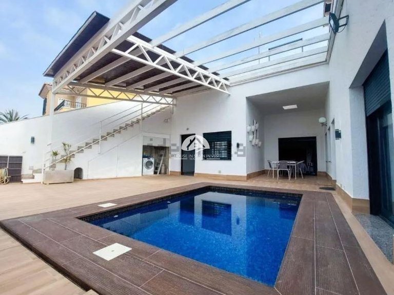 Villa for Sale in Torre de la Horadada Pilar De La Horadada, Alicante 2