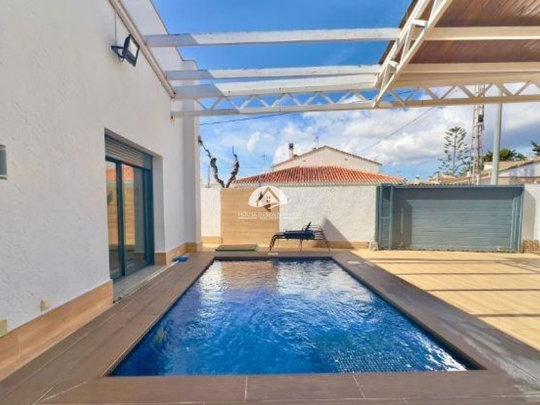 Villa for Sale in Torre de la Horadada Pilar De La Horadada, Alicante 3