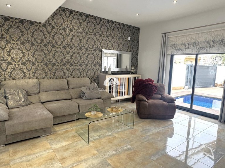 Villa for Sale in Torre de la Horadada Pilar De La Horadada, Alicante 11