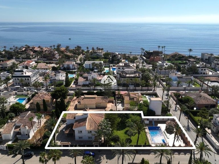 Villa for Sale in Cabo roig Orihuela Costa, Alicante 2