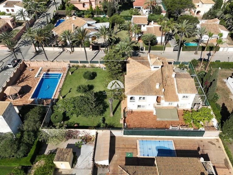 Villa for Sale in Cabo roig Orihuela Costa, Alicante 3