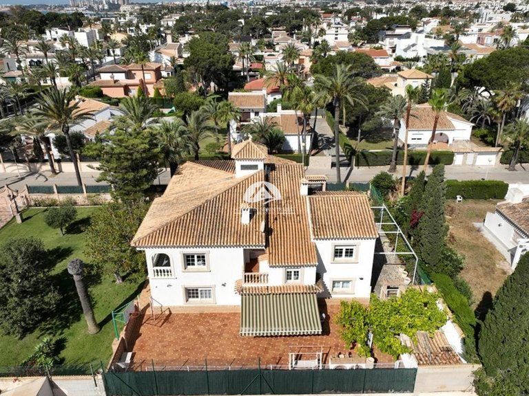 Villa for Sale in Cabo roig Orihuela Costa, Alicante 13