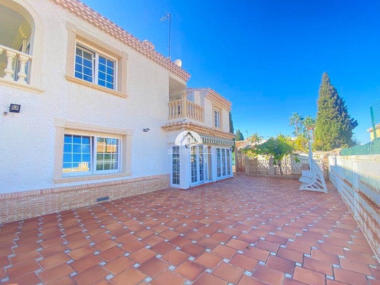 Villa for Sale in Cabo roig Orihuela Costa, Alicante 25