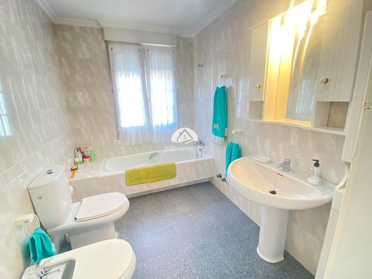 Villa for Sale in Cabo roig Orihuela Costa, Alicante 44