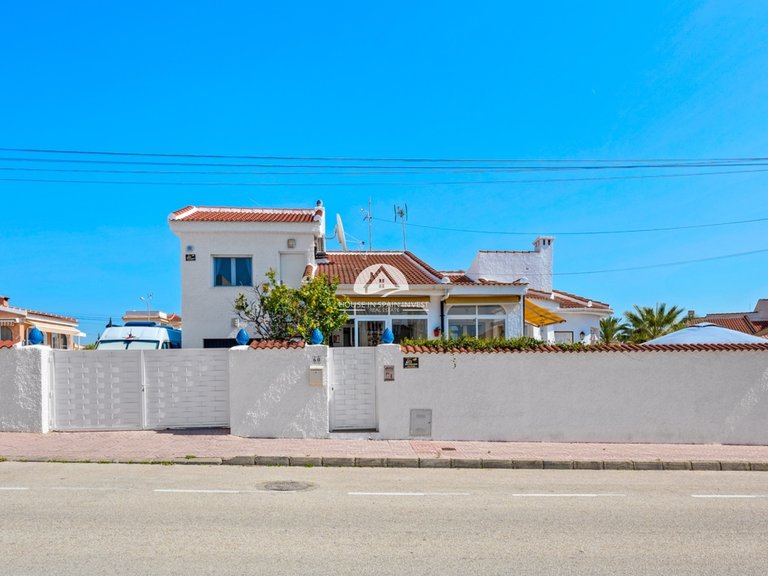 Villa for Sale in Rojales Rojales - Ciudad Quesada, Alicante 40