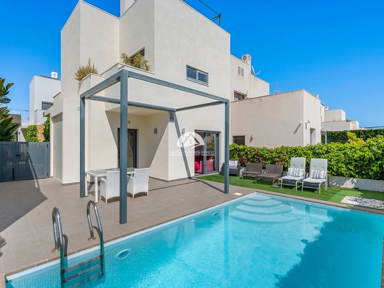 Villa for Sale in Ciudad Quesada Rojales - Ciudad Quesada, Alicante 1