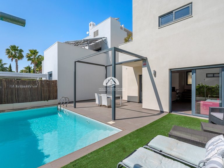 Villa for Sale in Ciudad Quesada Rojales - Ciudad Quesada, Alicante 4