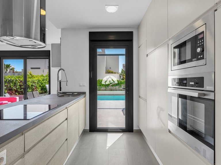 Villa for Sale in Ciudad Quesada Rojales - Ciudad Quesada, Alicante 11