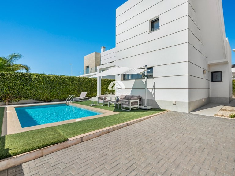 Villa for Sale in Ciudad Quesada Rojales - Ciudad Quesada, Alicante 25