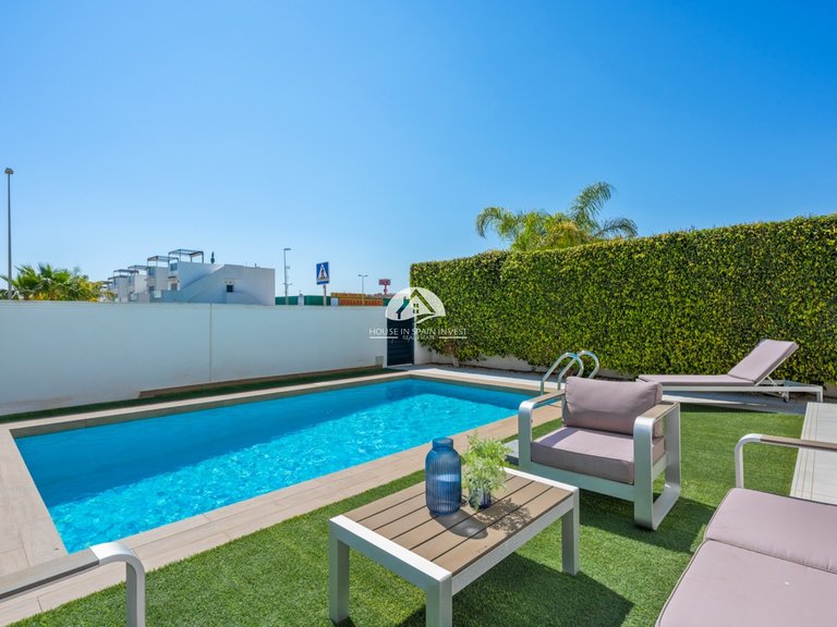 Villa for Sale in Ciudad Quesada Rojales - Ciudad Quesada, Alicante 26