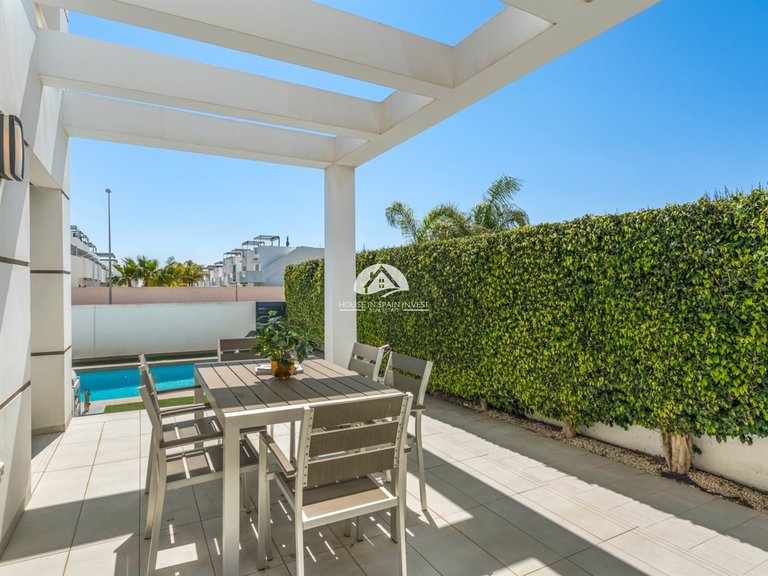 Villa for Sale in Ciudad Quesada Rojales - Ciudad Quesada, Alicante 28