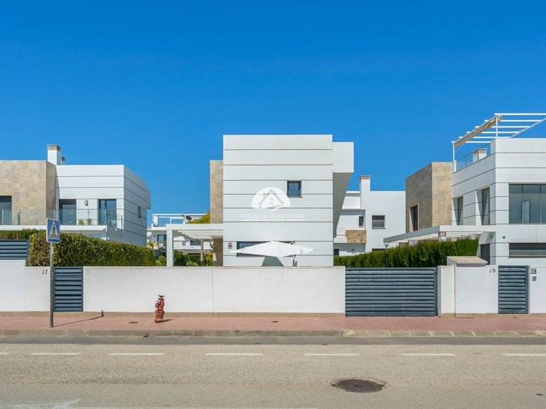 Villa for Sale in Ciudad Quesada Rojales - Ciudad Quesada, Alicante 40