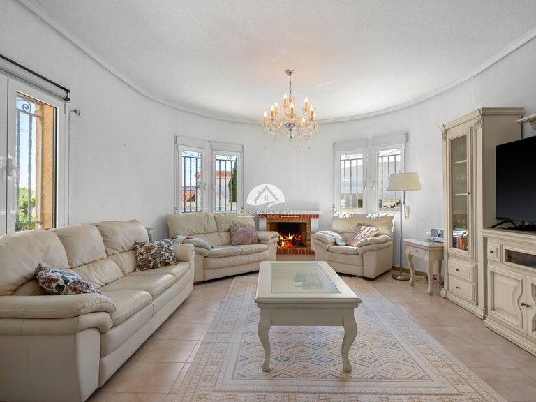 Villa for Sale in Ciudad Quesada Rojales - Ciudad Quesada, Alicante 2