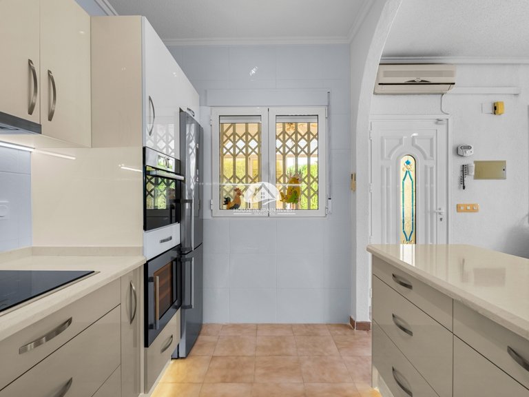 Villa for Sale in Ciudad Quesada Rojales - Ciudad Quesada, Alicante 10