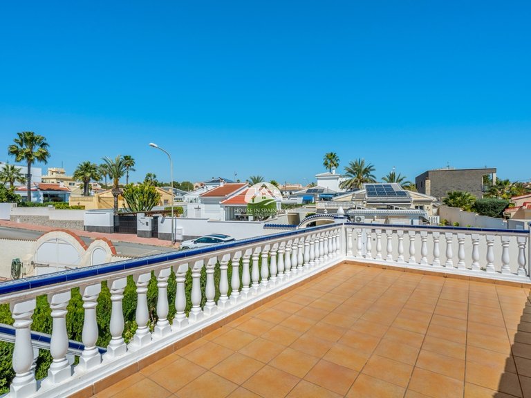 Villa for Sale in Ciudad Quesada Rojales - Ciudad Quesada, Alicante 32