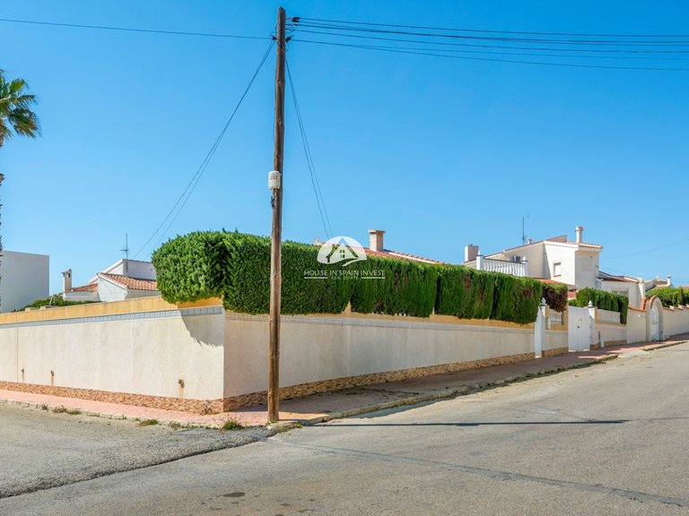 Villa for Sale in Ciudad Quesada Rojales - Ciudad Quesada, Alicante 35