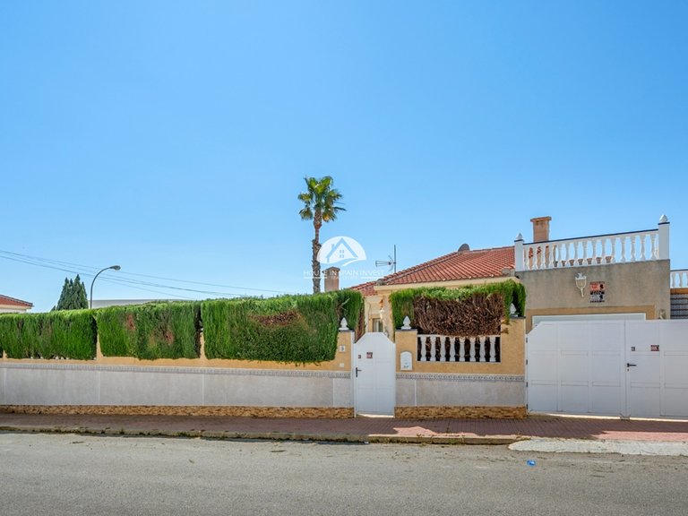 Villa for Sale in Ciudad Quesada Rojales - Ciudad Quesada, Alicante 36