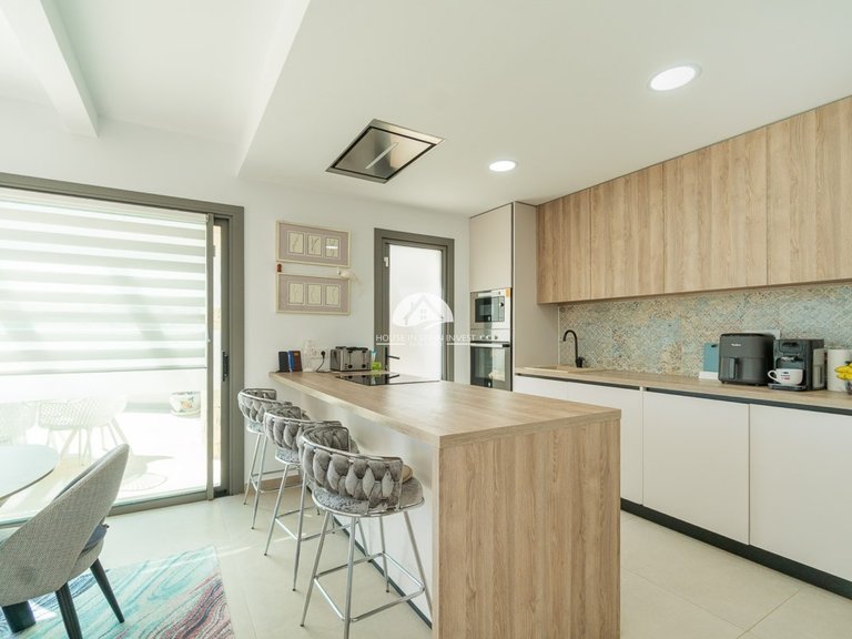 Villa for Sale in Villamartín - Las Filipinas Orihuela Costa, Alicante 6