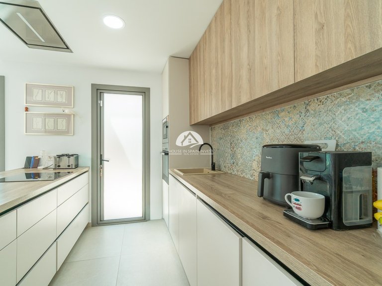 Villa for Sale in Villamartín - Las Filipinas Orihuela Costa, Alicante 8