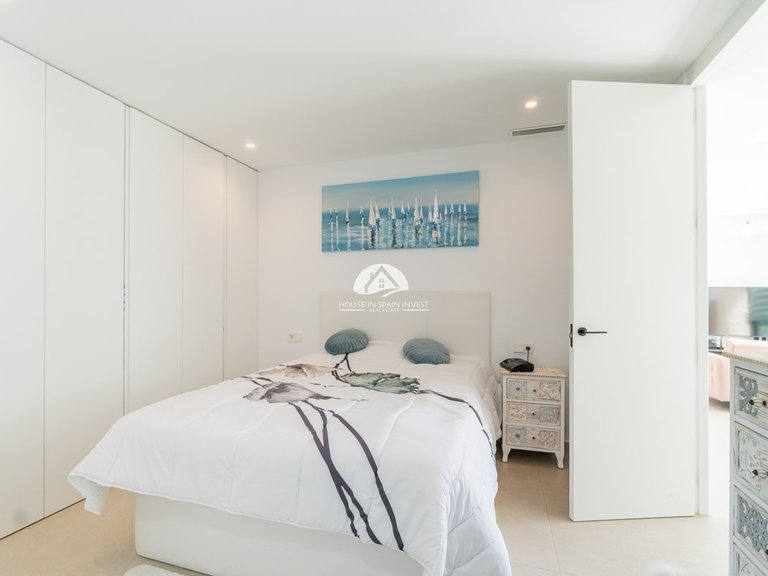 Villa for Sale in Villamartín - Las Filipinas Orihuela Costa, Alicante 11