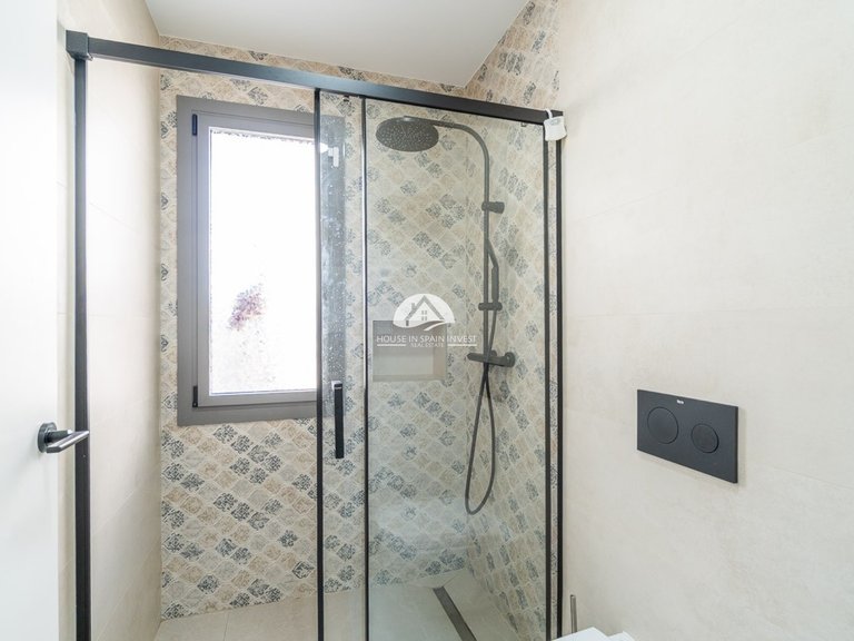 Villa for Sale in Villamartín - Las Filipinas Orihuela Costa, Alicante 13