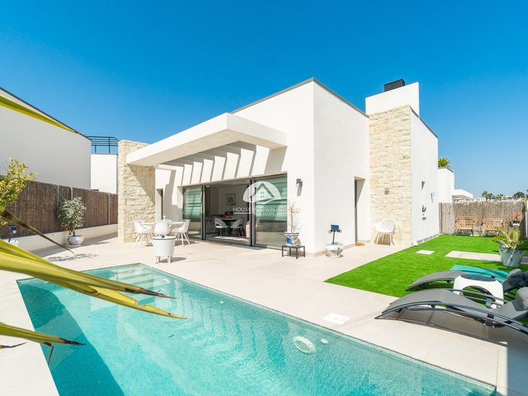 Villa for Sale in Villamartín - Las Filipinas Orihuela Costa, Alicante 30