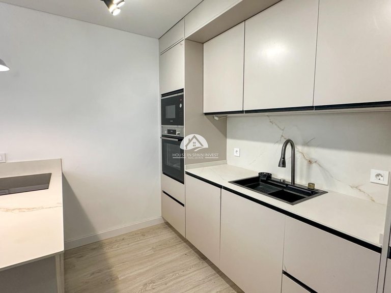 Apartment for Sale in El Acequión - Los Náufragos Torrevieja, Alicante 5