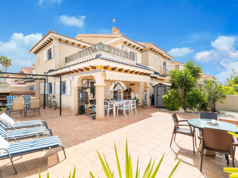 Villa for Sale in Playa Flamenca Orihuela Costa, Alicante 1