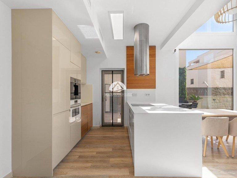 Villa for Sale in Pueblo bravo Rojales - Ciudad Quesada, Alicante 4