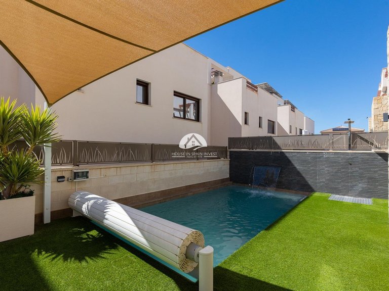 Villa for Sale in Pueblo bravo Rojales - Ciudad Quesada, Alicante 28