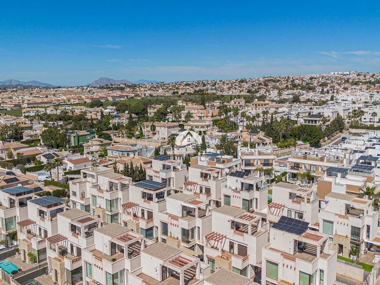 Villa for Sale in Pueblo bravo Rojales - Ciudad Quesada, Alicante 46